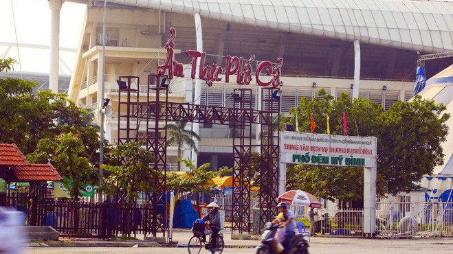 Phó Giám đốc Mỹ Đình: Cục thuế cứ đòi, chúng tôi cũng không có tiền trả!