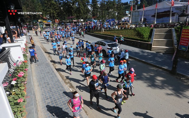 Chùm ảnh: Cơn lũ ultra runner tràn qua những con phố Sapa tại VMM 2018 - Ảnh 4. Chùm ảnh: Cơn lũ ultra runner tràn qua những con phố Sapa tại VMM 2018 - Ảnh 4.