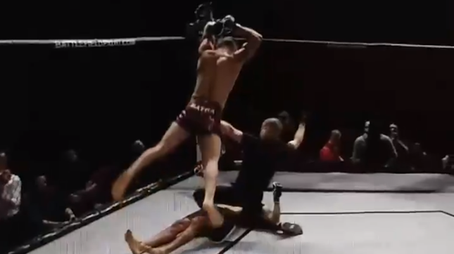 Nhà vô địch MMA nghiệp dư mất đai sau khi "đánh hôi" đối thủ đang nằm sàn