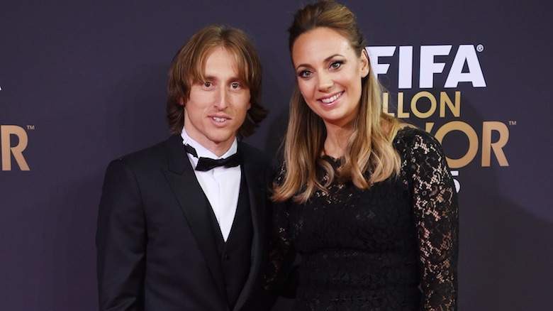 Những điều thú vị về người đẹp tóc vàng đi cùng Modric