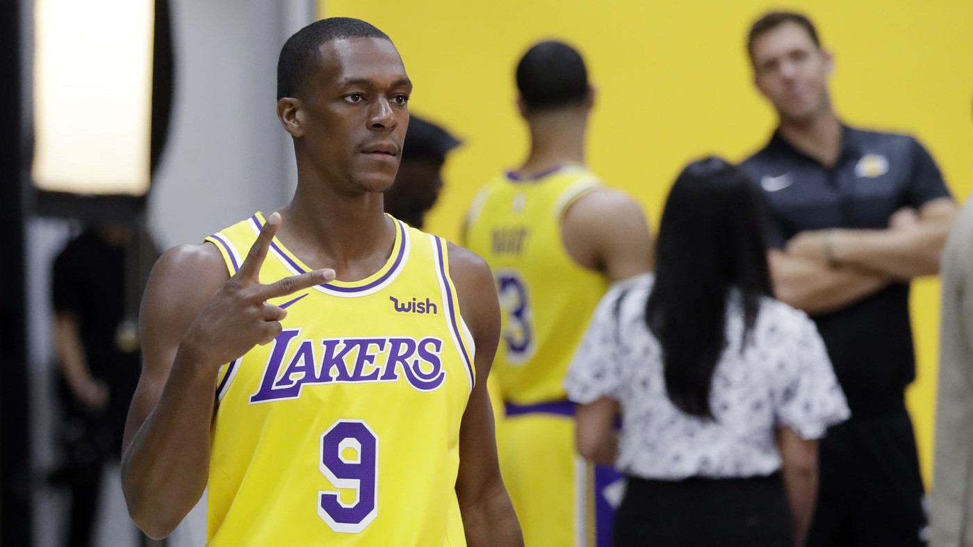 Với Lonzo Ball, được ngồi xem phim với Rajon Rondo là điều tuyệt vời nhất