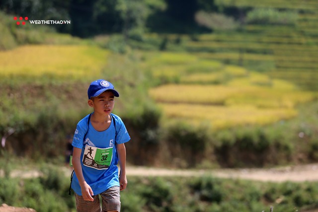 Ngả mũ trước những ultra runner nhí tại VMM 2018 - Ảnh 11. Ngả mũ trước những ultra runner nhí tại VMM 2018 - Ảnh 11.