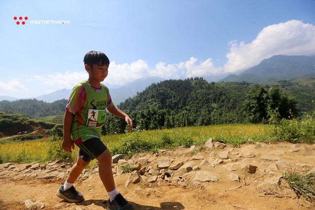 Ngả mũ trước những ultra runner nhí tại VMM 2018 - Ảnh 17. Ngả mũ trước những ultra runner nhí tại VMM 2018 - Ảnh 17.
