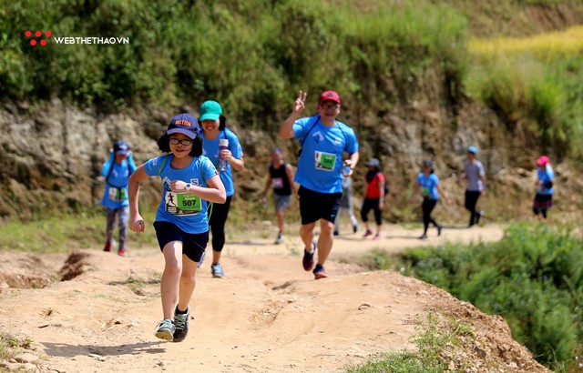 Ngả mũ trước những ultra runner nhí tại VMM 2018 - Ảnh 4. Ngả mũ trước những ultra runner nhí tại VMM 2018 - Ảnh 4.