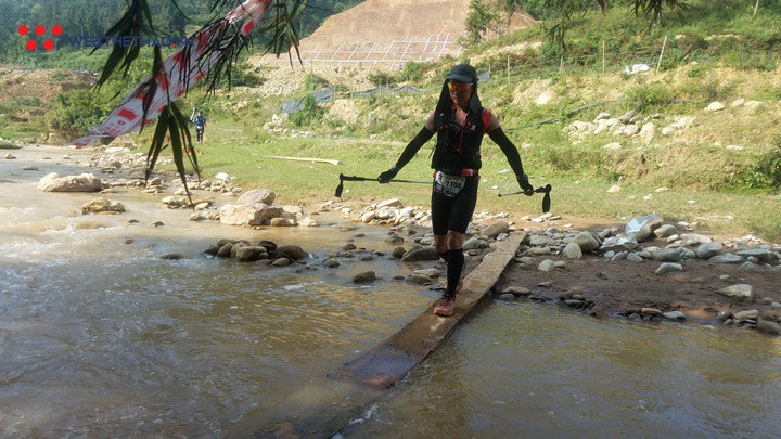 24 tiếng trải nghiệm "sống sót" 100km vượt núi rừng tại Vietnam Mountain Marathon 2018
