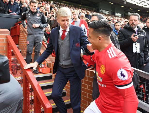 Mourinho sẽ học theo Wenger để giúp Alexis Sanchez hồi sinh? - Ảnh 1. Mourinho sẽ học theo Wenger để giúp Alexis Sanchez hồi sinh? - Ảnh 1.