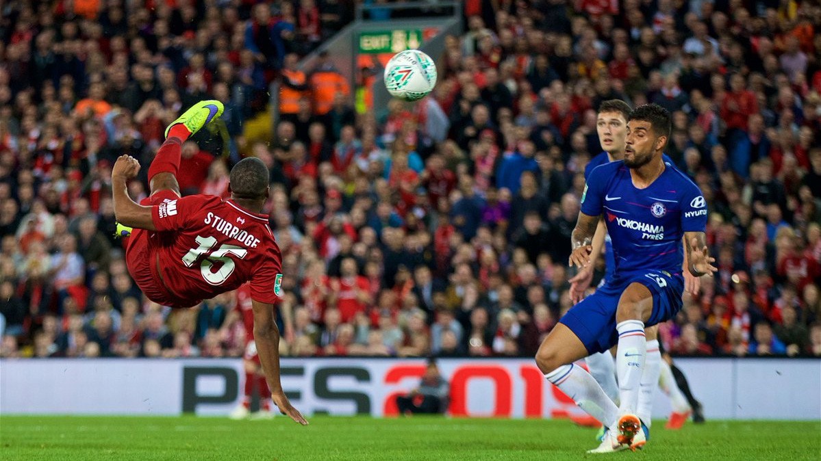 Cộng đồng mạng phát cuồng vì Sturridge, đòi đẩy Salah lên ghế dự bị