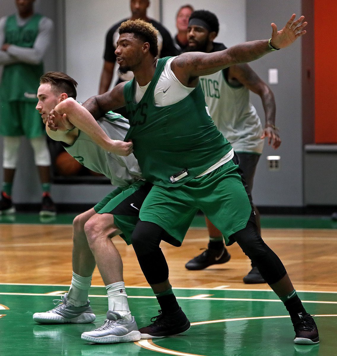 Bỏ qua Nike, Gordon Hayward bất ngờ chấp nhận về đội của Klay Thompson và hãng đồ thể thao Trung Quốc Anta - Ảnh 1. Bỏ qua Nike, Gordon Hayward bất ngờ chấp nhận về đội của Klay Thompson và hãng đồ thể thao Trung Quốc Anta - Ảnh 1.
