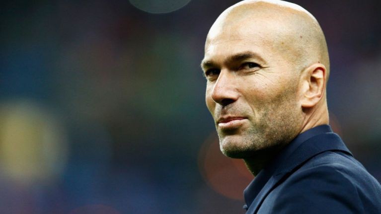 Zidane học tiếng Anh, sẵn sàng tới MU thay Jose Mourinho?