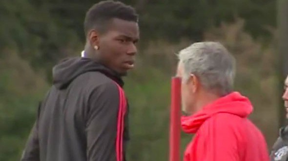 Chuyên gia ngôn ngữ hình thể giải thích màn "khẩu chiến" giữa Pogba và Mourinho
