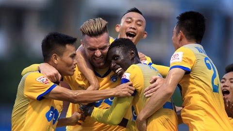 Hạ SLNA, FLC Thanh Hóa củng cố vị trí trong top 3 - Ảnh 1. Hạ SLNA, FLC Thanh Hóa củng cố vị trí trong top 3 - Ảnh 1.