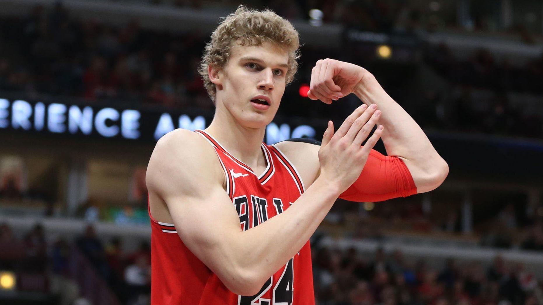 Tân binh xuất sắc Lauri Markkanen rời xa sân bóng 2 tháng vì chấn thương, Chicago Bulls nhọ đến thế là cùng