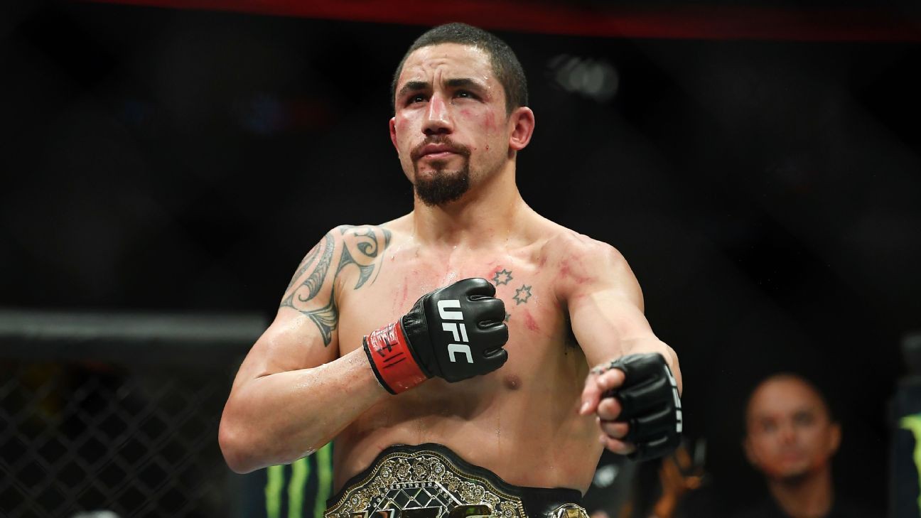 Nhà vô địch hạng Middleweight Robert Whittaker suýt bỏ nghiệp võ vì cắt cân