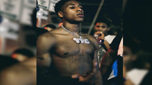 Cận cảnh vụ đấm gục người hâm mộ của rapper NBA Youngboy
