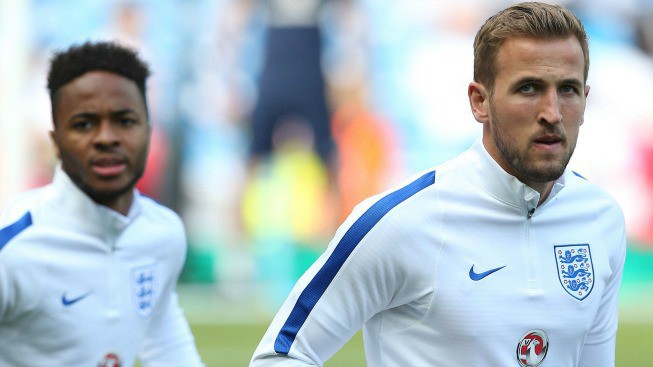 Raheem Sterling rút lui và Harry Kane bị đau, ĐT Anh khủng hoảng hàng công