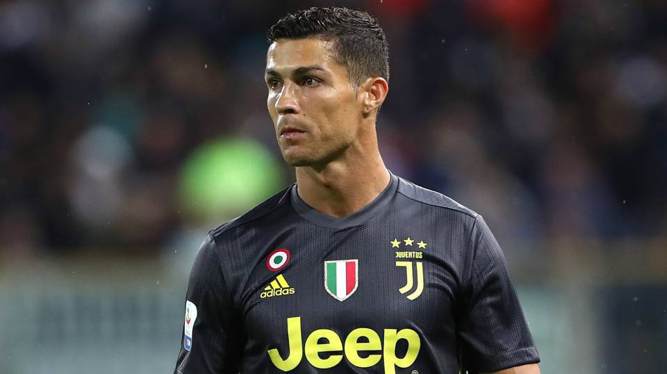 Tịt ngòi suốt từ đầu mùa, Ronaldo lại ra yêu sách khó chịu với Juventus