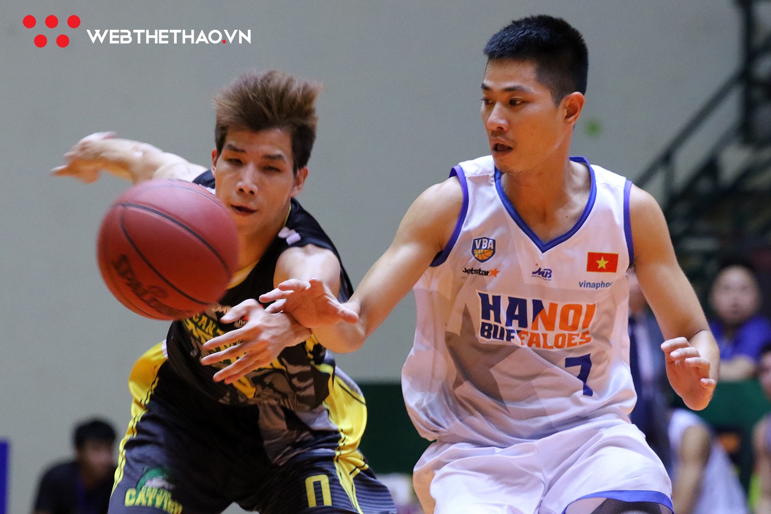 HLV Kevin Yurkus thừa nhận thắng may mắn Hanoi Buffaloes và bất ngờ trước những thay đổi của Todd Purves - Ảnh 4. HLV Kevin Yurkus thừa nhận thắng may mắn Hanoi Buffaloes và bất ngờ trước những thay đổi của Todd Purves - Ảnh 4.