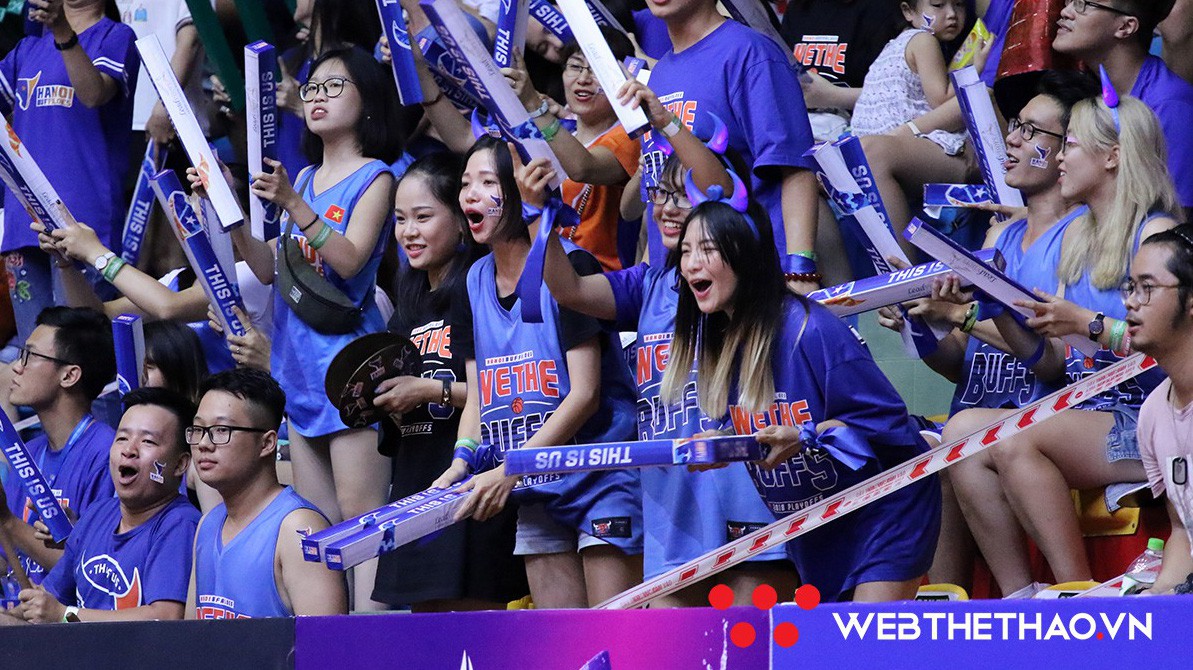 Ngả mũ trước ý thức của CĐV Hanoi Buffaloes, dù đội thua nhưng khán đài của họ vẫn không một mảnh rác