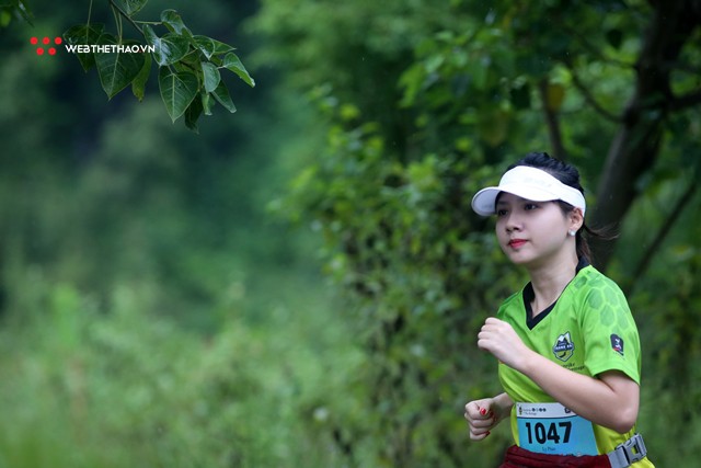 Những đóa hồng rực rỡ giữa non nước Tràng An - Ảnh 11.