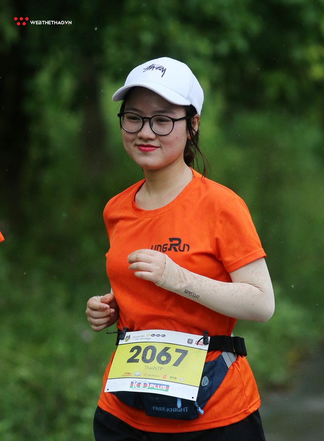 Những đóa hồng rực rỡ giữa non nước Tràng An - Ảnh 7.