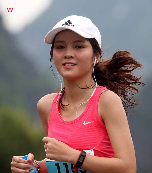 Những đóa hồng rực rỡ giữa non nước Tràng An - Ảnh 16.