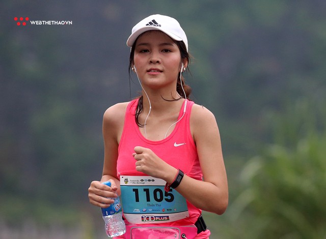 Những đóa hồng rực rỡ giữa non nước Tràng An - Ảnh 12.