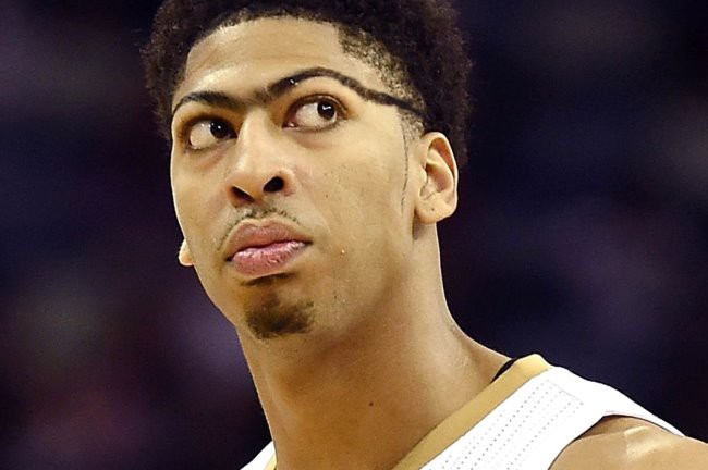 Ảo thuật cạo lông mày của Anthony Davis cho nhiều fan ăn vố lừa