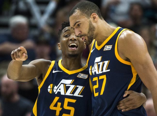 Cầu thủ Rockets không giấu kín được “Tang lễ của Jazz” trên MXH