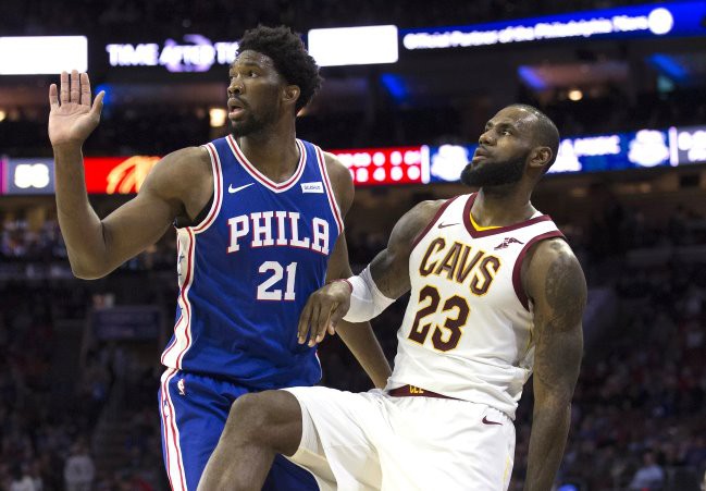 Joel Embiid và LeBron James trong cuộc đua MVP Shaqtin’A Fool