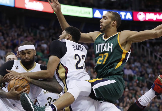 Lợi thế nghiêng về ai trong cuộc đua Cầu thủ phòng ngự hay nhất NBA?
