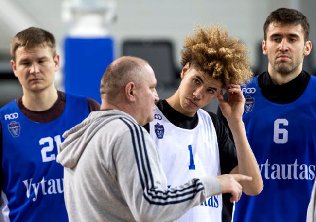 Phải chăng Lithuania đã phát ngán cha con nhà Ball?