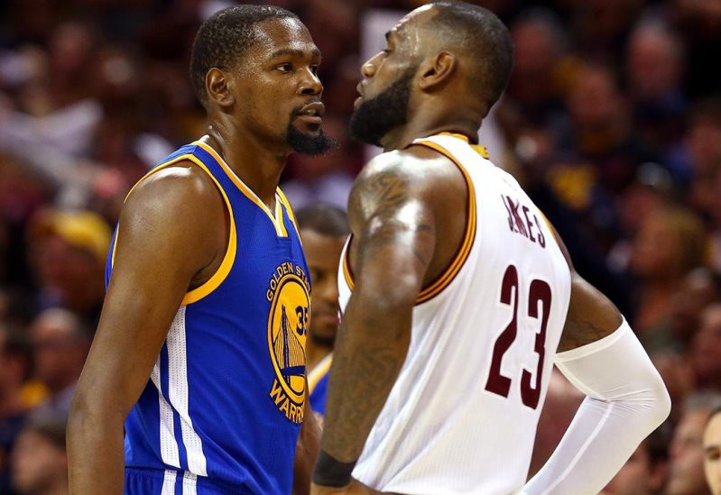 Tin NBA 02/02: Kevin Durant nói gì về khả năng LeBron James gia nhập Warriors