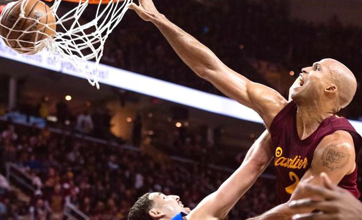 Tin NBA ngày 14/10: Embiid và Whiteside cãi nhau trên Twitter