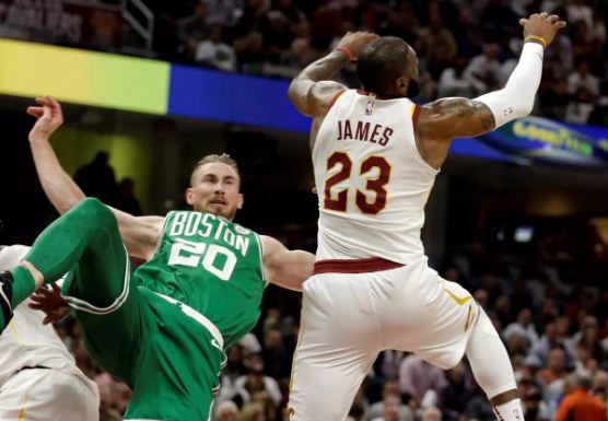 Tin NBA 14/12: Gordon Hayward đã có thể đi lại