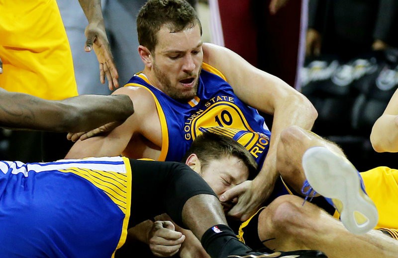 Tin NBA 20/11: Tổng thống Trump nổi giận với LaVar Ball