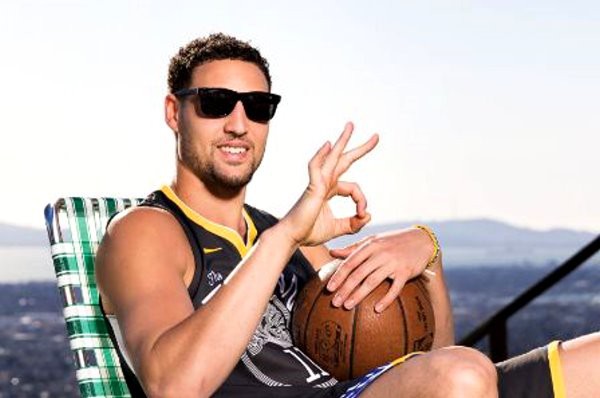 Tin NBA 22/03: Klay Thompson phởn phơ xuất hiện trên bìa tạp chí