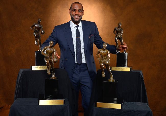 Tin NBA 29/03: LeBron James sẽ bỏ phiếu bình chọn MVP cho chính mình