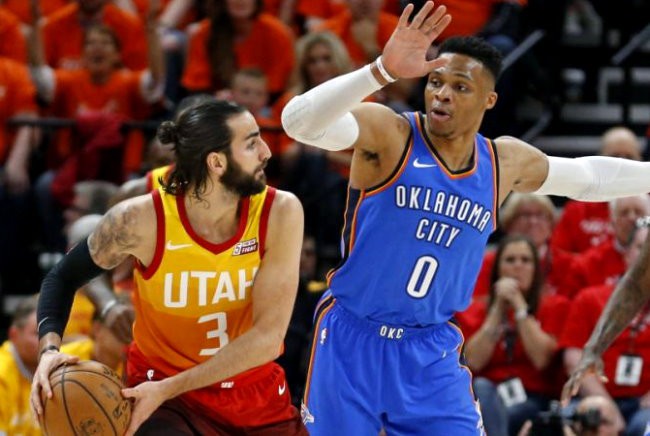 Utah Jazz cười vào sự căng thẳng của Westbrook