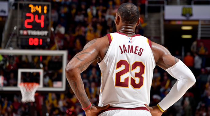 NBA 2017-18: Tiếp tục lập các cột mốc, LeBron James giúp Cavaliers thăng tiến