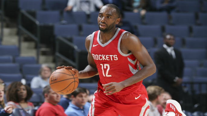 Kết quả NBA 27/02: Luc Mbah a Moute tỏa sáng giữ mạch thắng cho Rockets