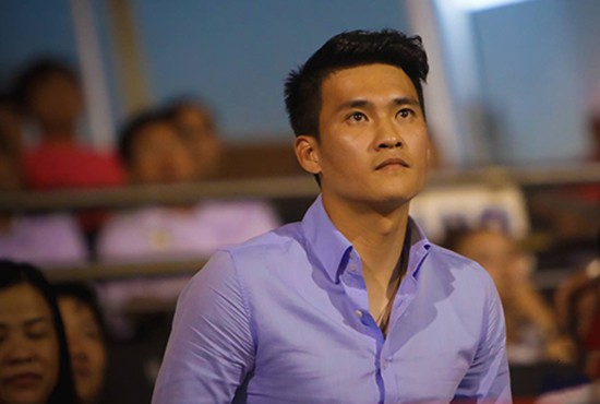 Lê Công Vinh: Nỗi cô đơn và quyết tâm của... con cá sống nhầm bể