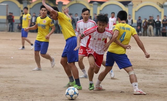 Chơi thăng hoa, FC Văn Minh làm nức lòng NHM làng Triều Khúc