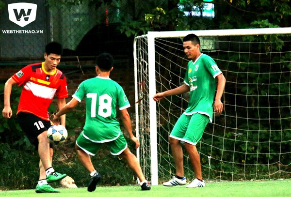 Coca thắng nhẹ trong ngày FC Từ Sơn dùng Tuấn "bệu" bắt gôn