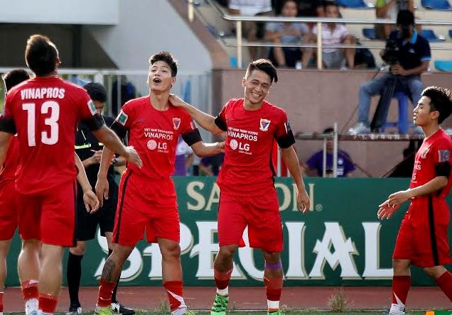 FC Vinapros: Tràng pháo tay cho kẻ lót đường