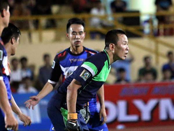 Những biệt danh dễ sợ và dễ thương trên sân phủi