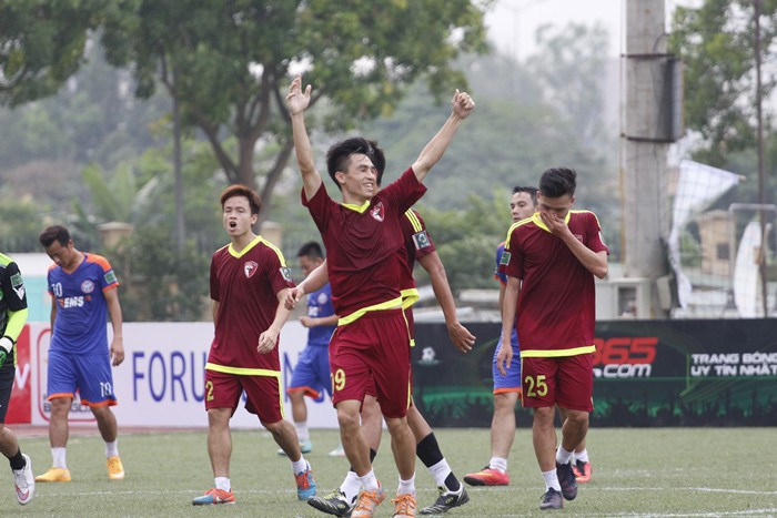 Những điểm nhấn vòng 3 Hạng Nhất phủi 2016