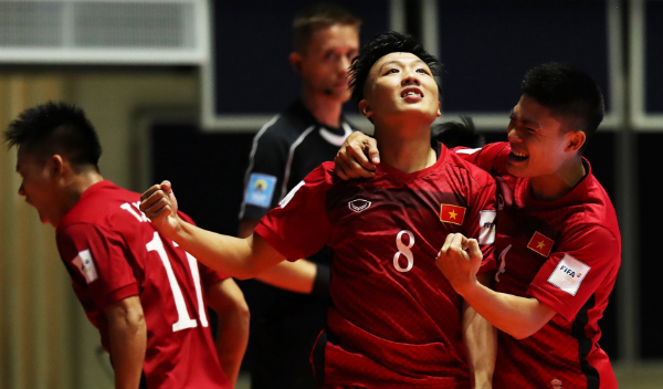 Tú "khỉ", Anh "tệu", Thắng "xavi" nói về chiến thắng của Futsal VN