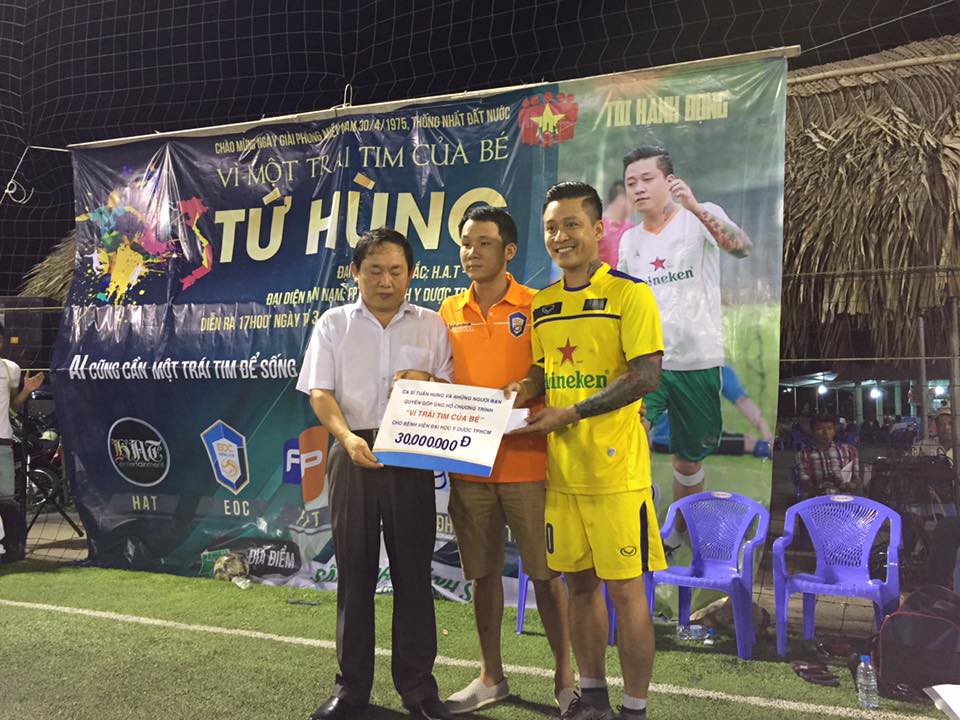 Tuấn Hưng và HAT quyên góp được 30 triệu tại giải Tứ hùng 2016