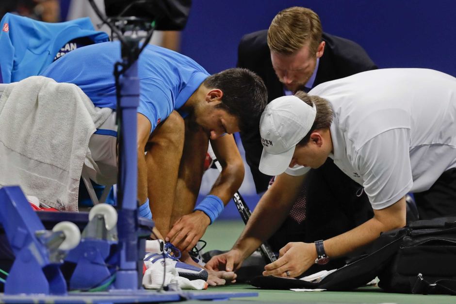 Ngón chân của Djokovic bị chảy máu trong trận chung kết Ngón chân của Djokovic bị chảy máu trong trận chung kết
