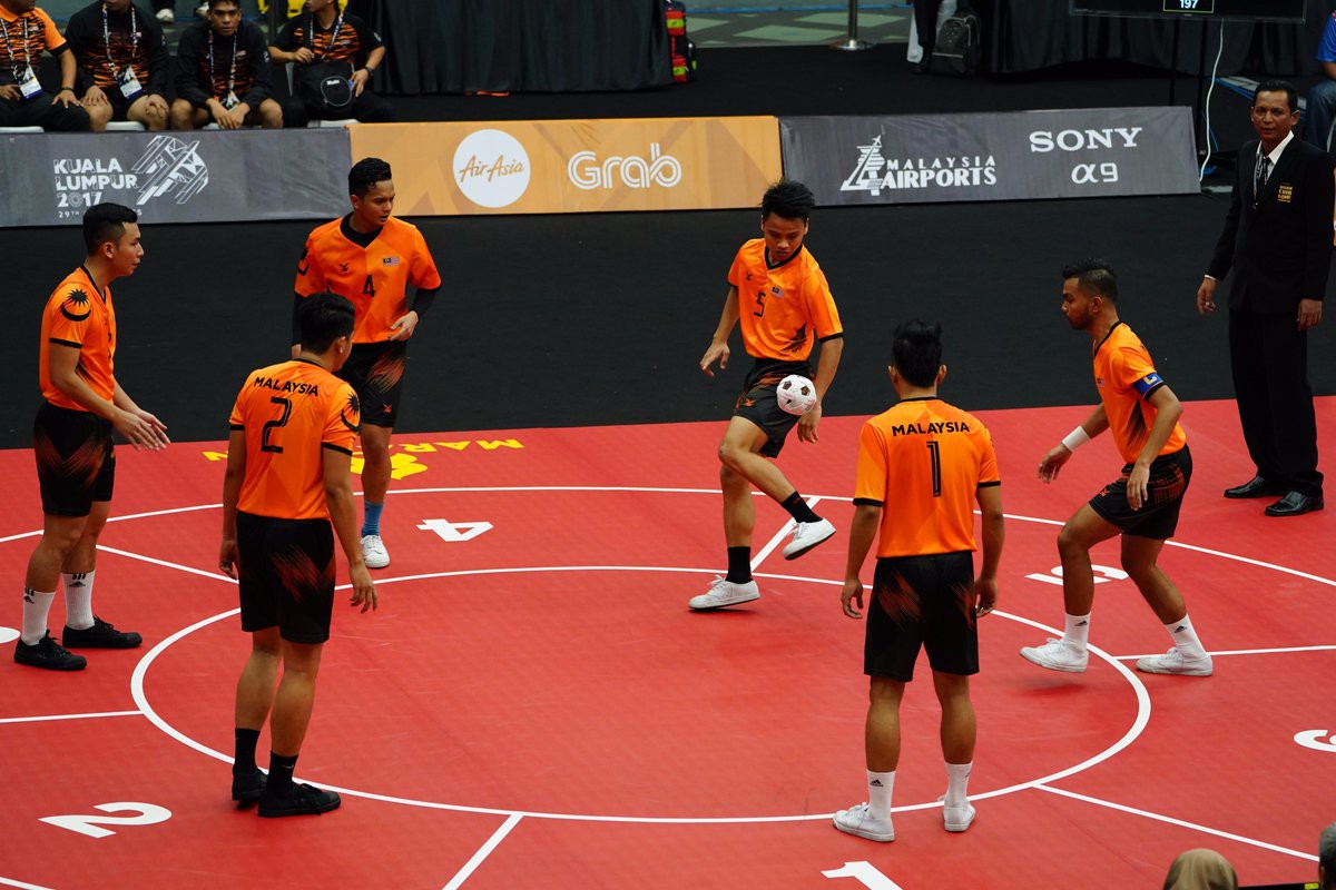 Malaysia gi&agrave;nh HCV đầu ti&ecirc;n SEA Games 29 ở m&ocirc;n Chinlone